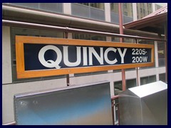 Loop trains 10 -Quincy, a station in vintage style near Sears Tower